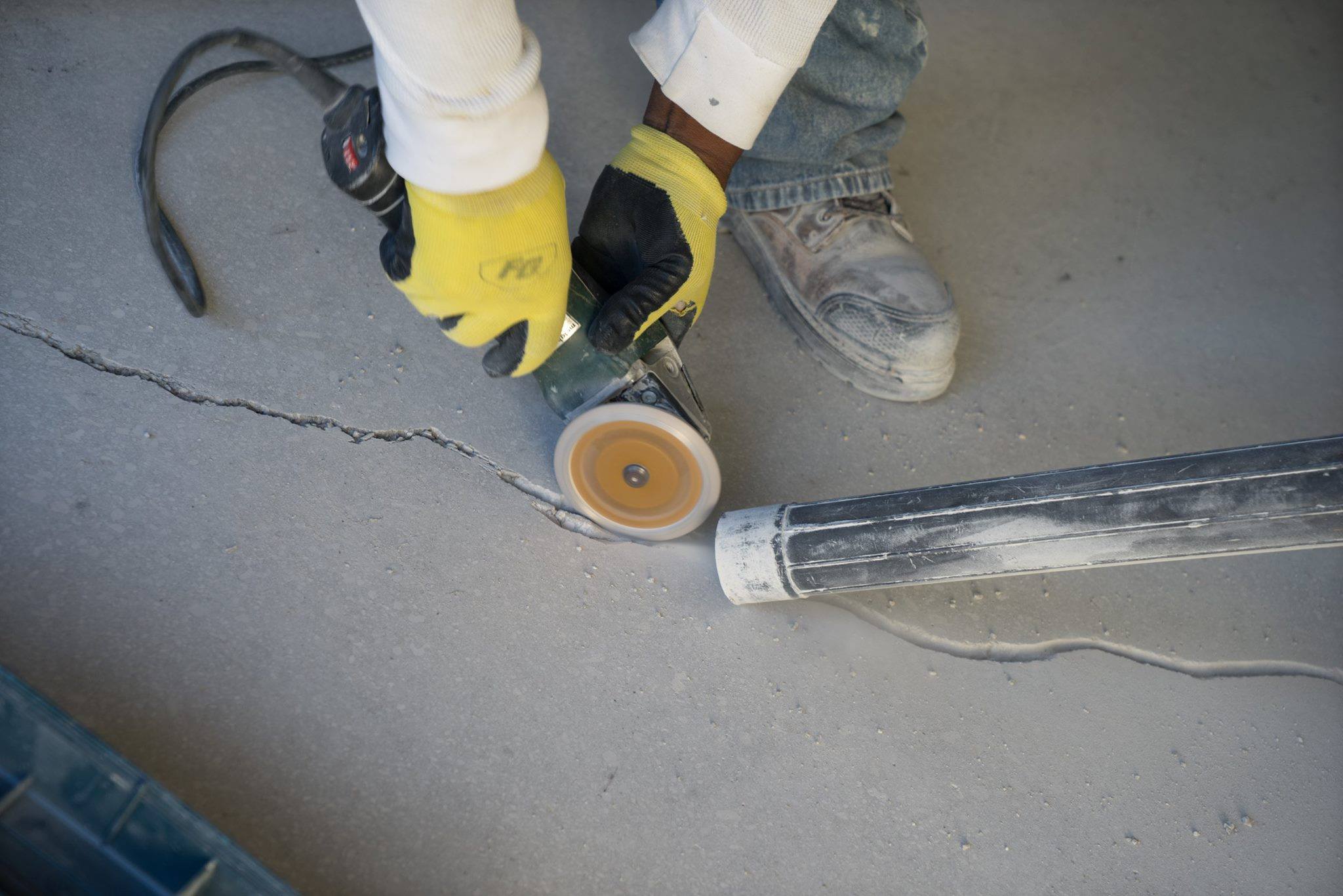 Hand Grinders for Surface Preparation - Xtreme Polishing Systems