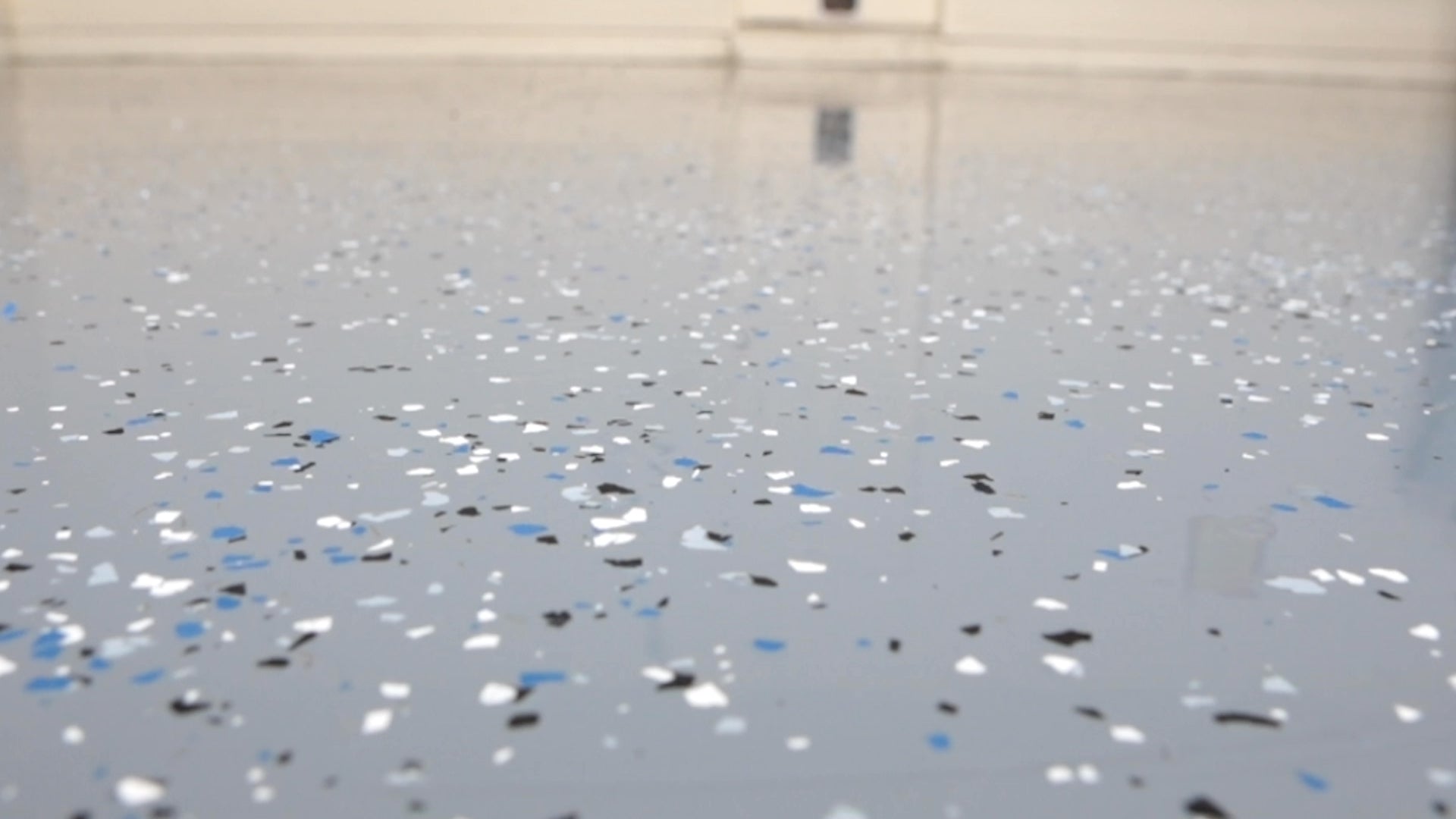 How to Broadcast Vinyl Flake & More on Epoxy Resin Floors - Xtreme Polishing Systems