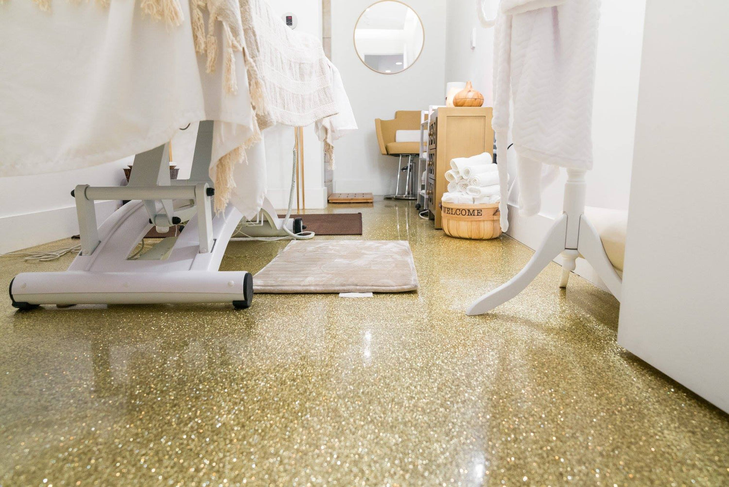 What Happens When Glitter is Added to an Epoxy Coating Mixture? - Xtreme Polishing Systems